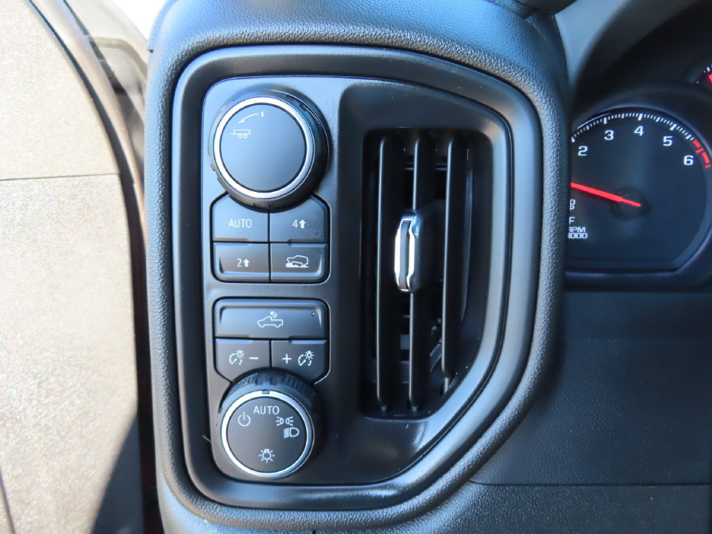 Used 2023 Chevrolet Silverado 1500 Custom AWD/4WD image 10