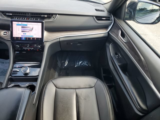 Certified 2025 Jeep Grand Cherokee L Limited w/ Black Appearance Package AWD/4WD image 22