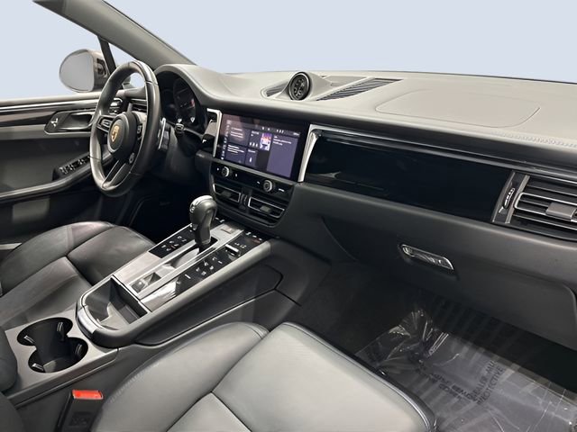 Used 2023 Porsche Macan Turbo AWD/4WD image 13