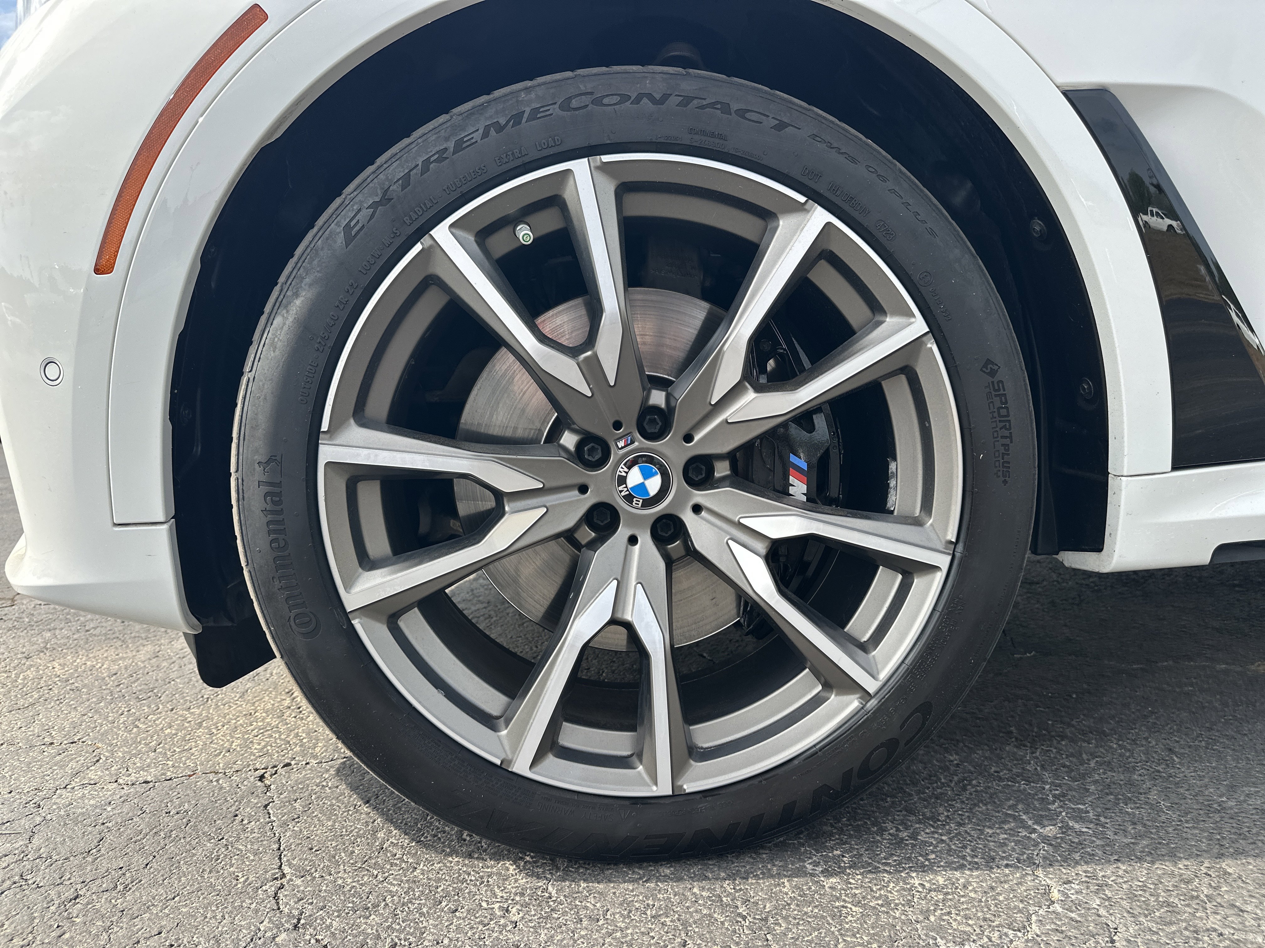 Used 2022 BMW X7 M50i w/ Dynamic Handling Package image 12