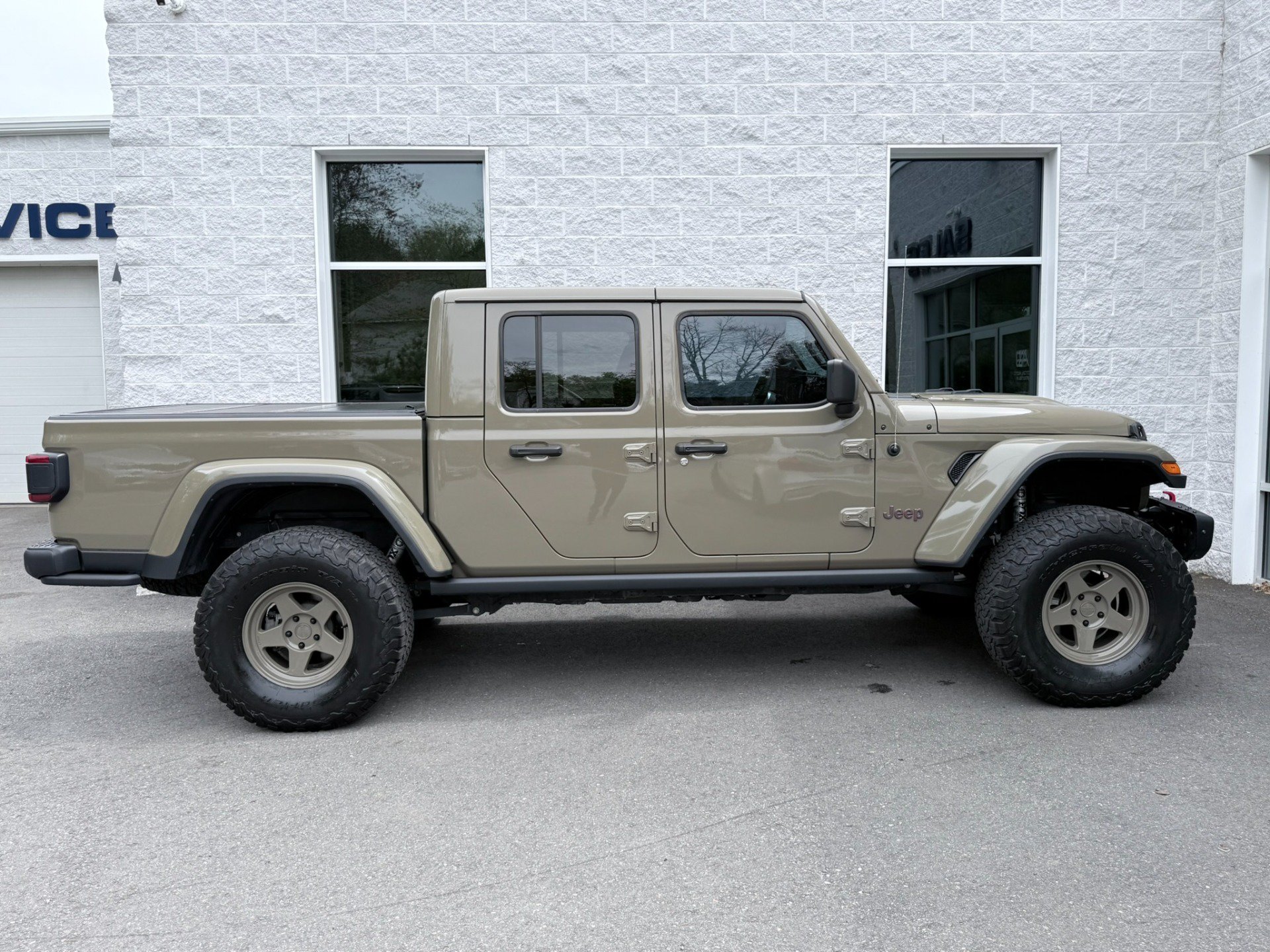 Used 2020 Jeep Gladiator Rubicon AWD/4WD image 25