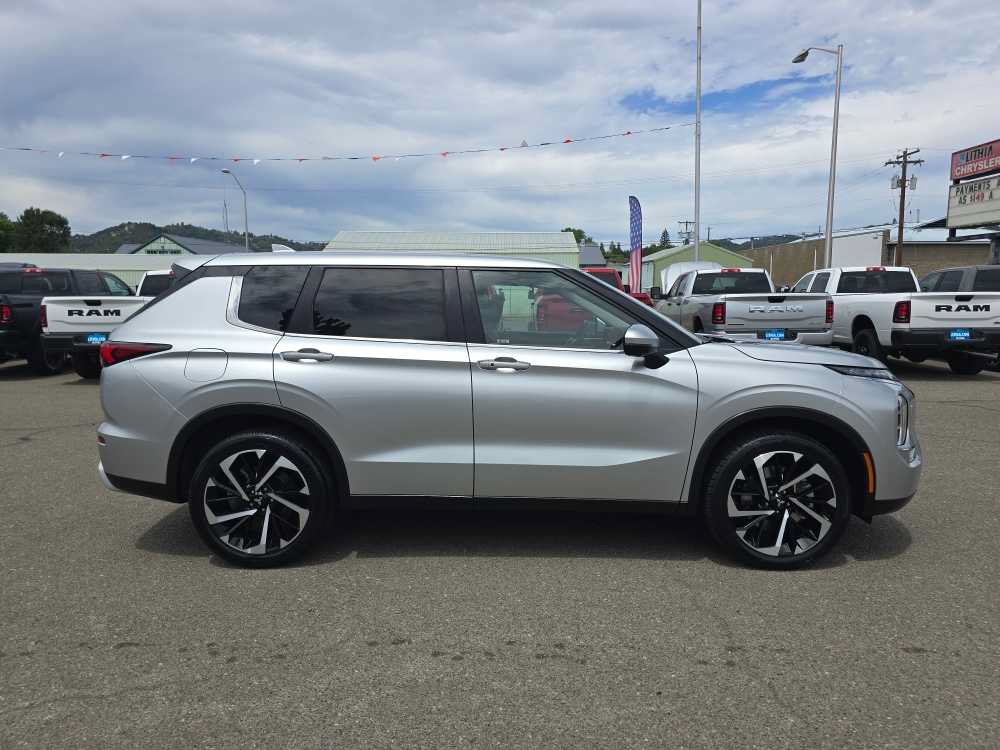 Used 2024 Mitsubishi Outlander SE AWD/4WD image 6