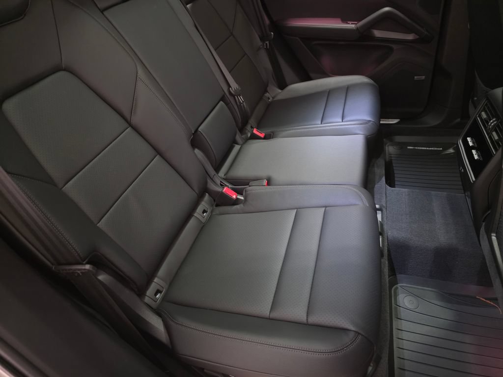 Certified 2026 Porsche Cayenne AWD/4WD image 14