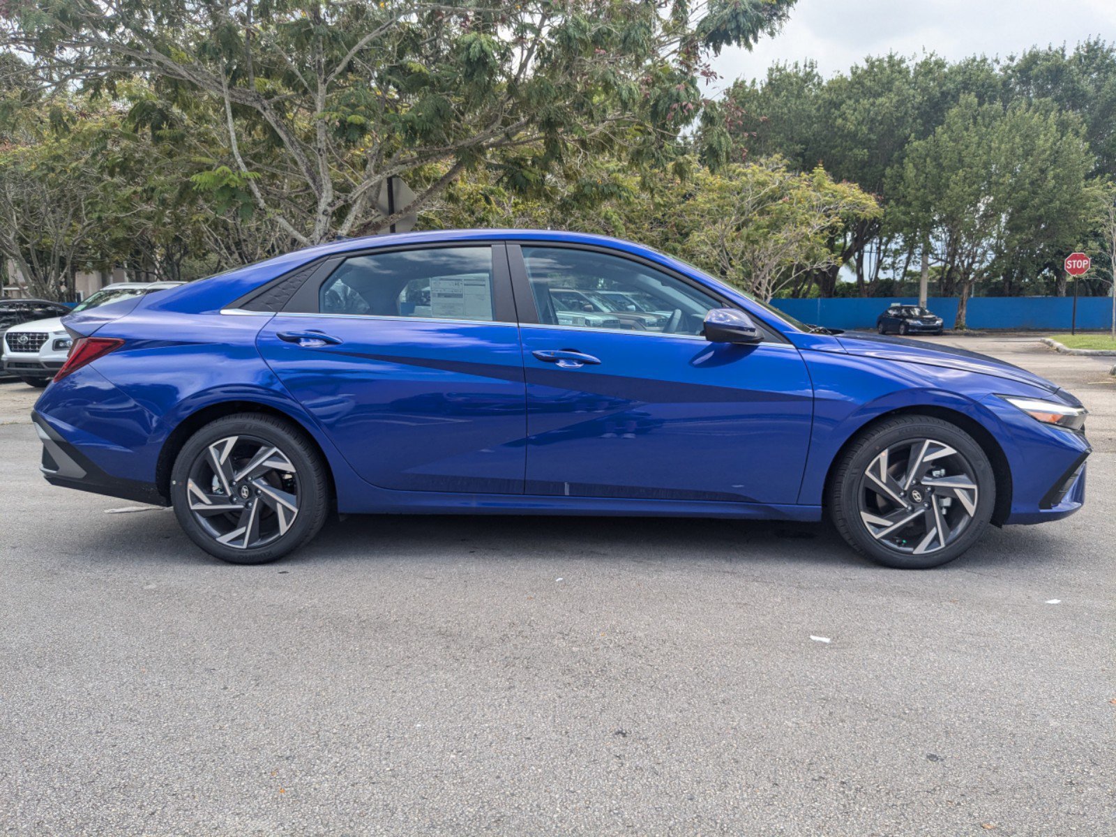 New 2025 Hyundai Elantra SEL image 4