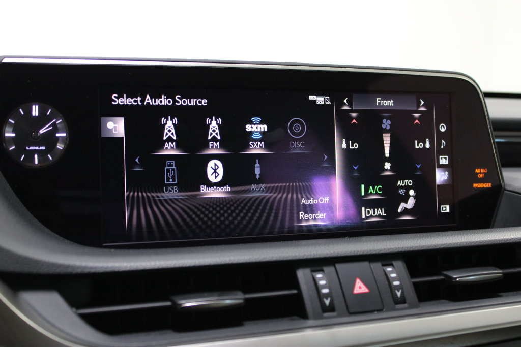 Used 2020 Lexus ES 300h w/ Accessory Package FWD image 32