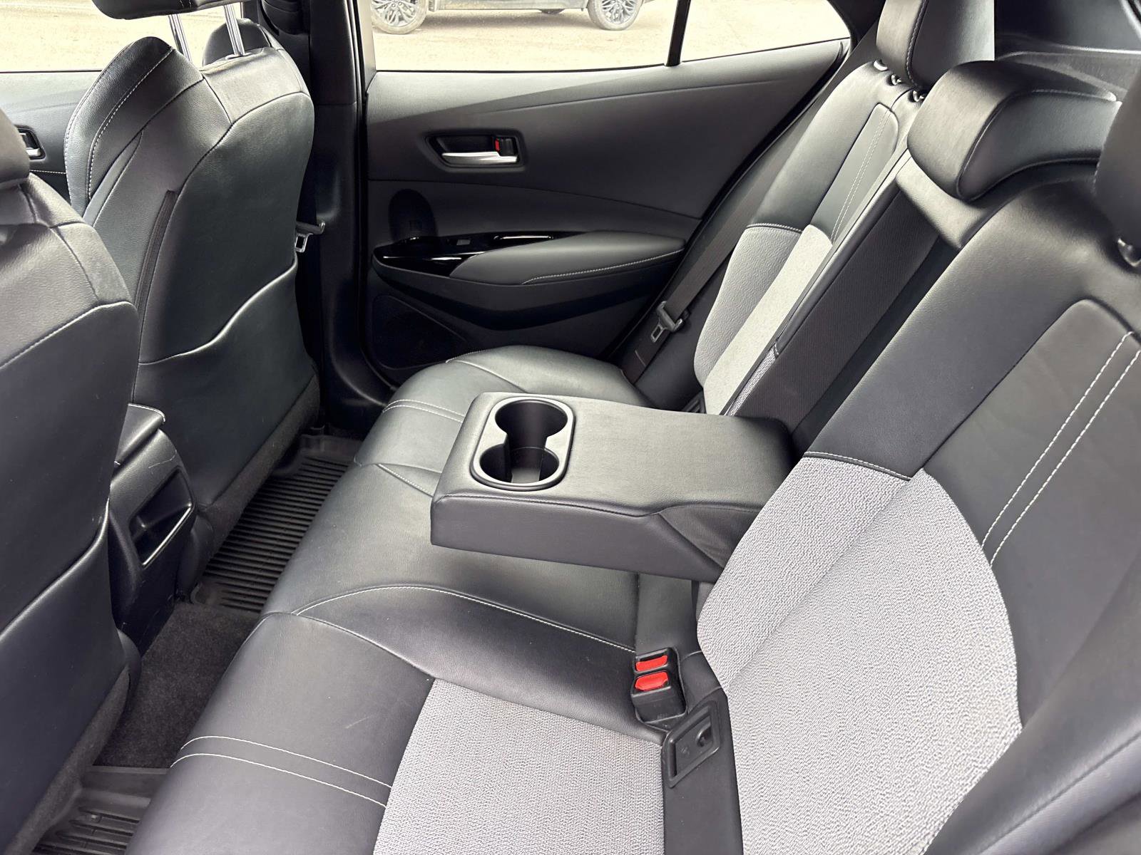 Used 2020 Toyota Corolla XSE image 31