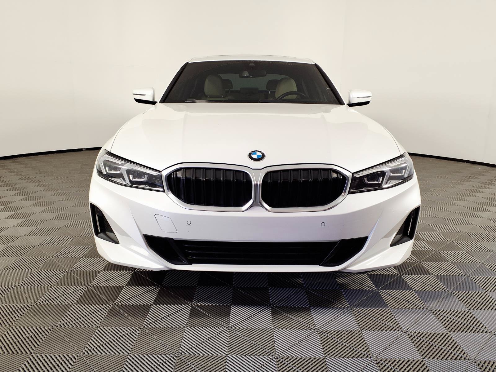 Used 2024 BMW 330i xDrive Sedan w/ Premium Package AWD/4WD image 2