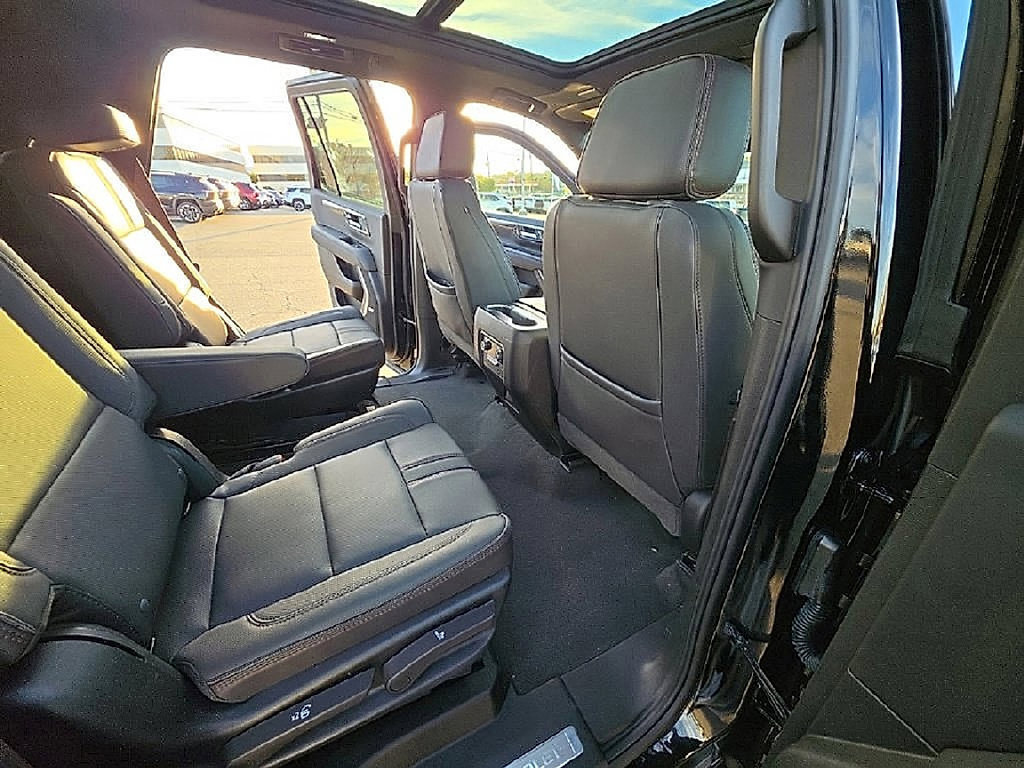 Used 2026 Chevrolet Tahoe RST w/ Comfort Package AWD/4WD image 41