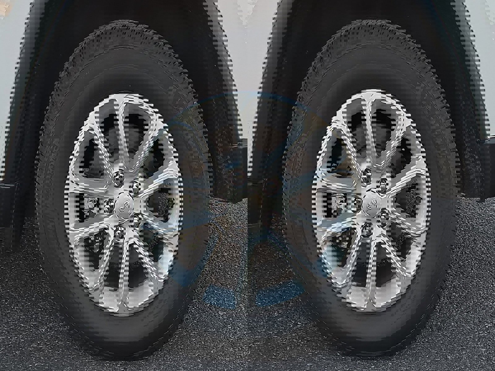 Used 2021 Jeep Grand Cherokee Laredo image 5