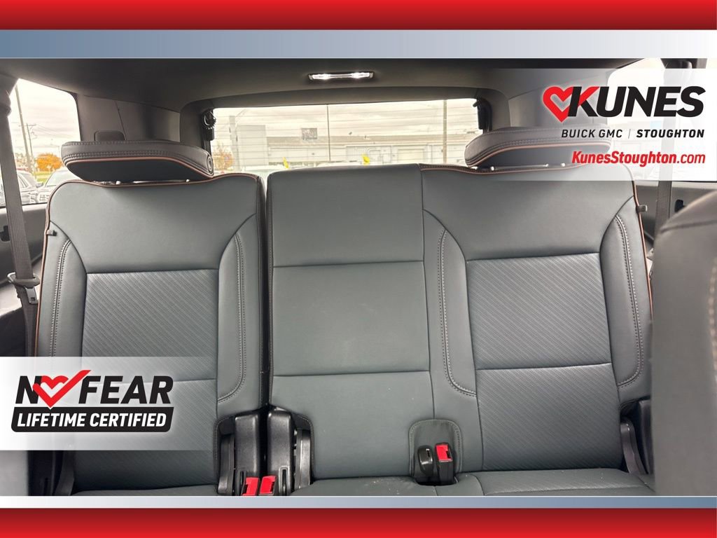 Used 2025 GMC Yukon XL AT4 image 40