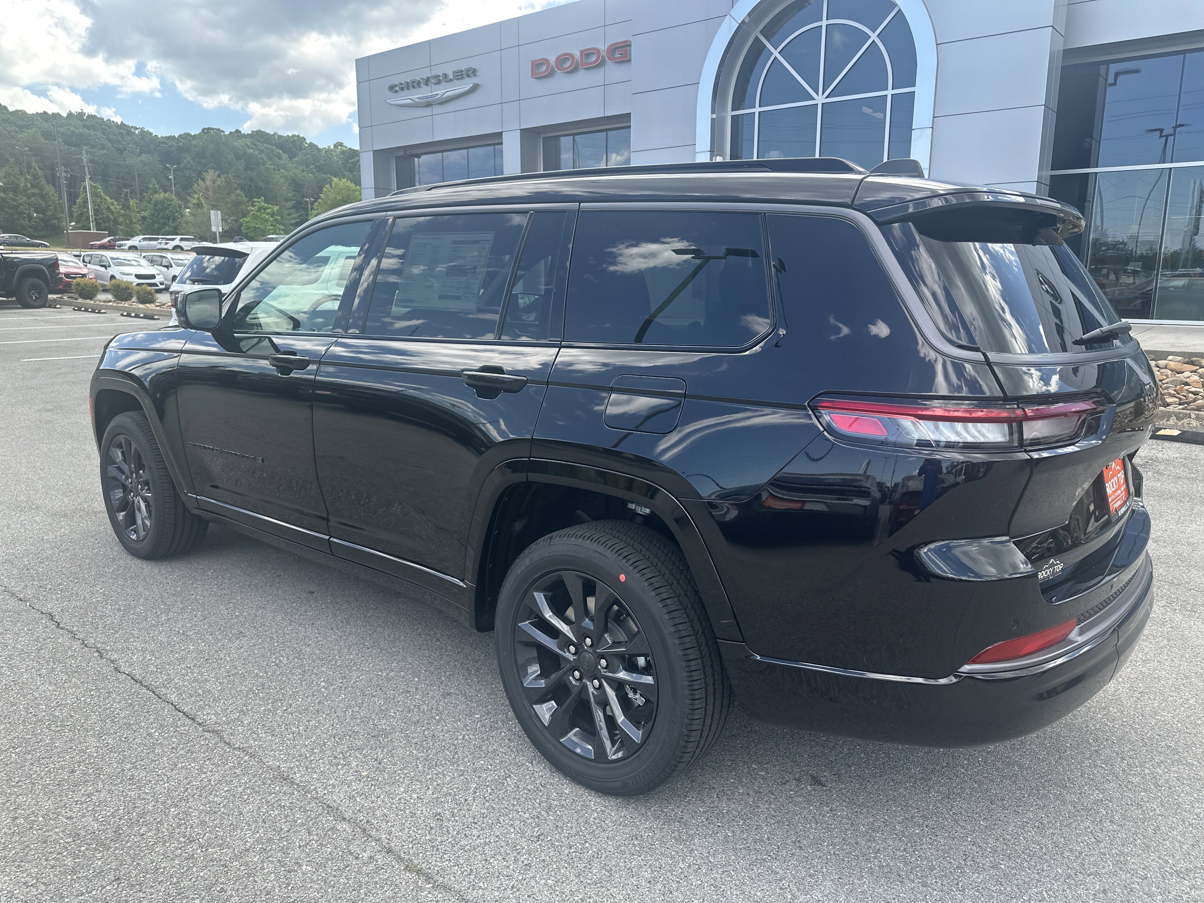 New 2026 Jeep Grand Cherokee L Limited AWD/4WD image 8