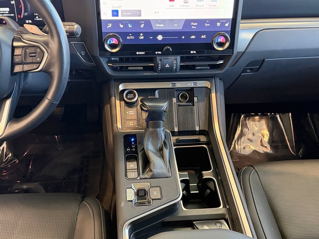 Used 2024 Lexus GX 550 w/ Accessory Package (2T) AWD/4WD image 14