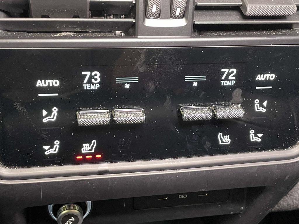 Certified 2025 Porsche Cayenne GTS AWD/4WD image 24