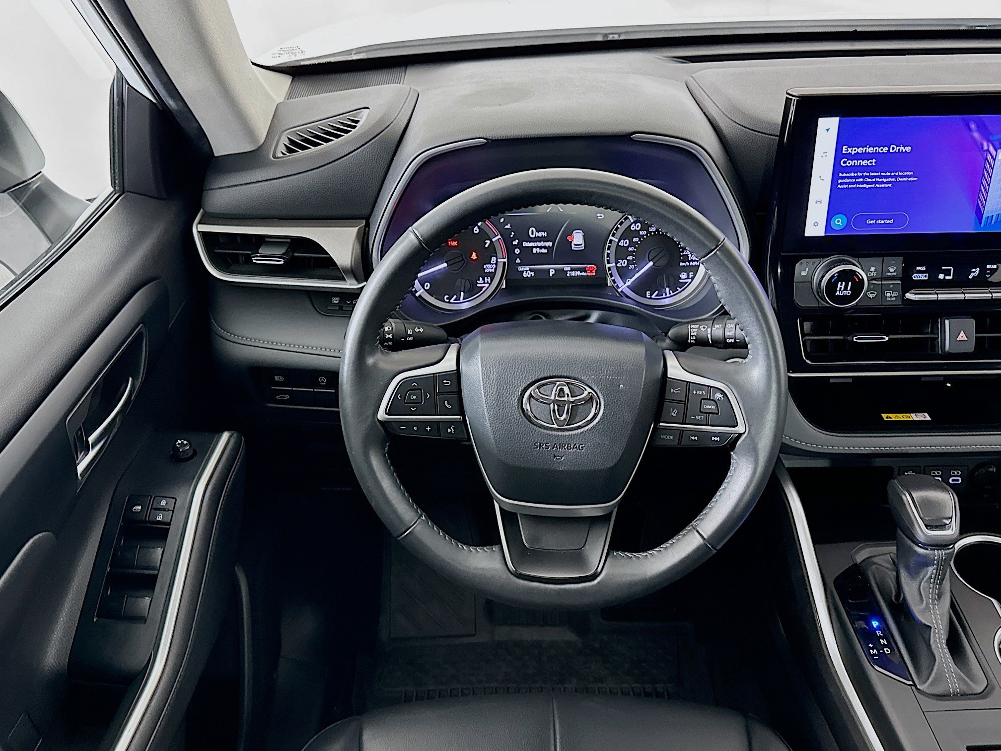 Used 2024 Toyota Highlander XLE image 18