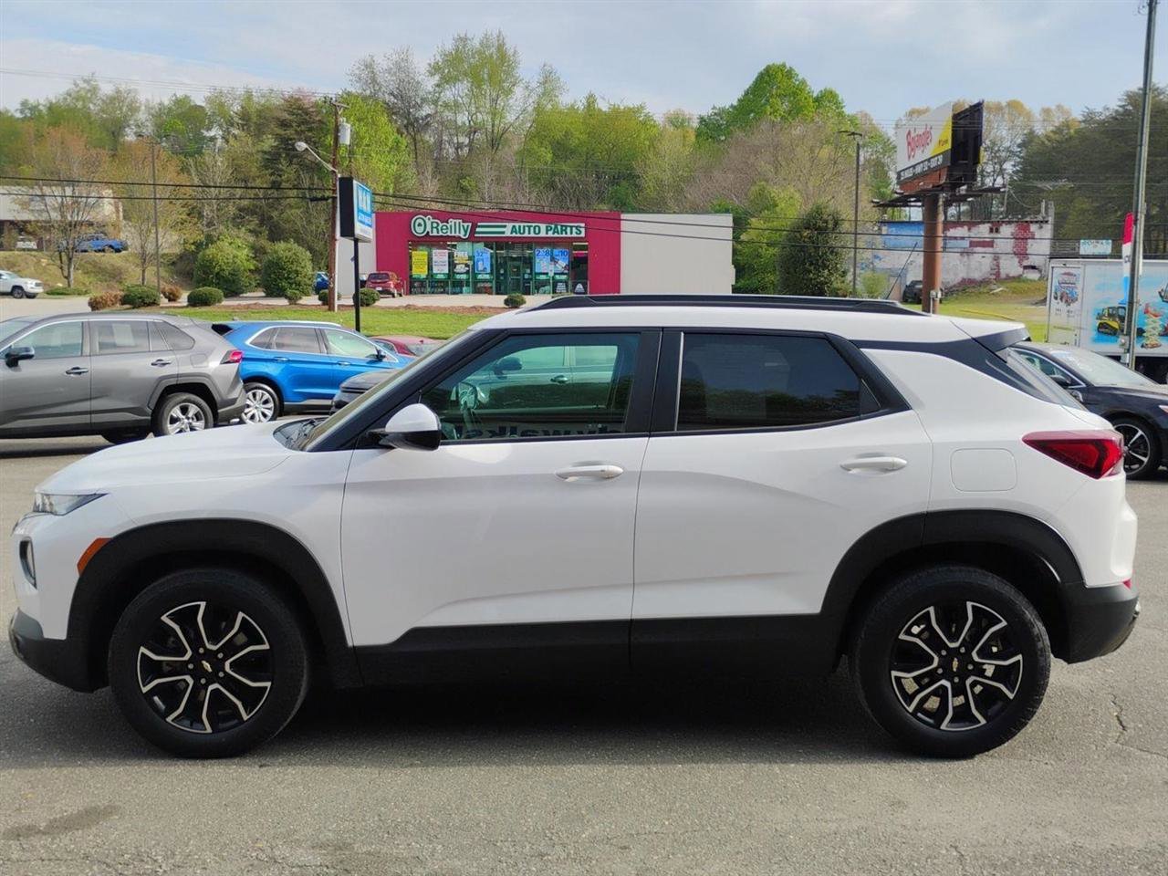 Used 2022 Chevrolet TrailBlazer ACTIV w/ Convenience Package FWD image 8