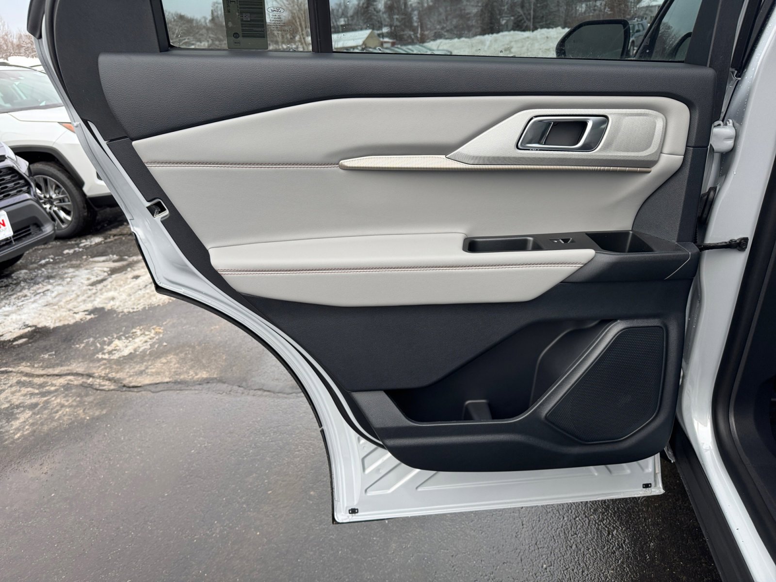 New 2026 Ford Explorer Active w/ Active Comfort Package AWD/4WD image 25