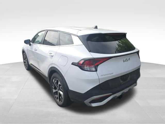Used 2024 Kia Sportage EX FWD image 3