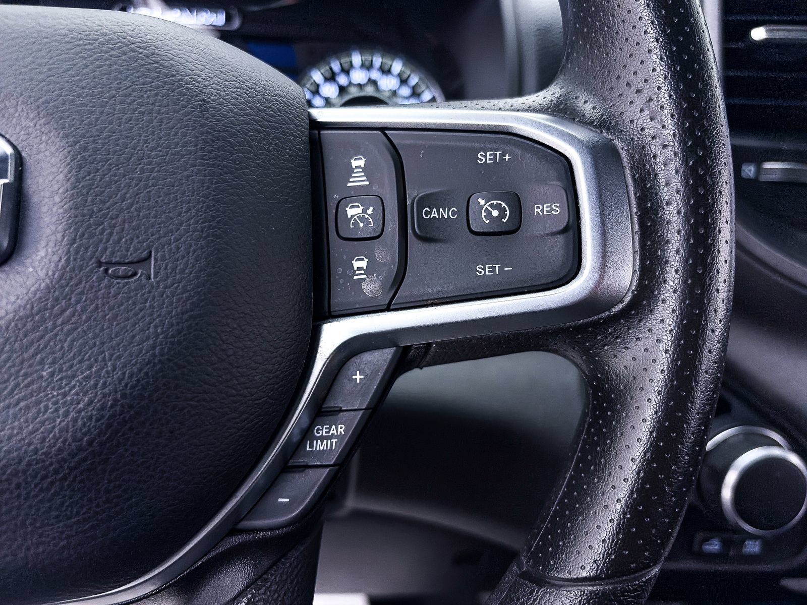 Used 2025 RAM 1500 Warlock AWD/4WD image 29