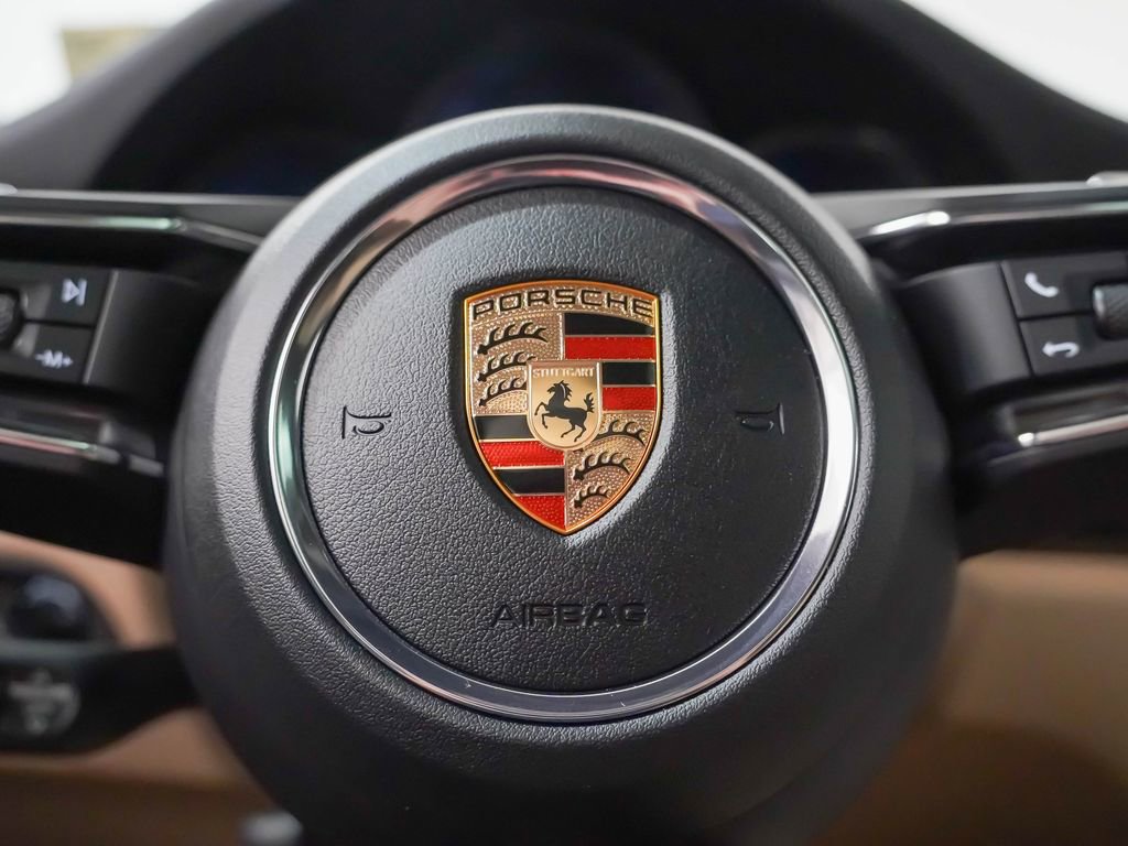 Certified 2026 Porsche Macan AWD/4WD image 27