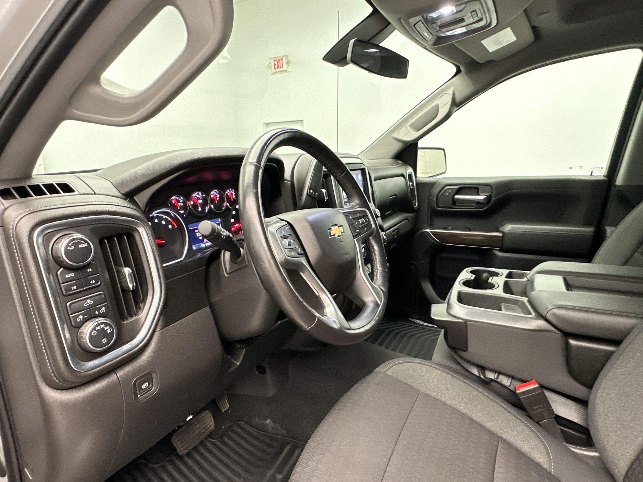 Used 2020 Chevrolet Silverado 1500 LT w/ All-Star Edition AWD/4WD image 4