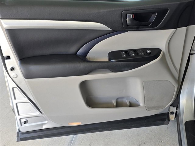 Used 2018 Toyota Highlander Plus image 33