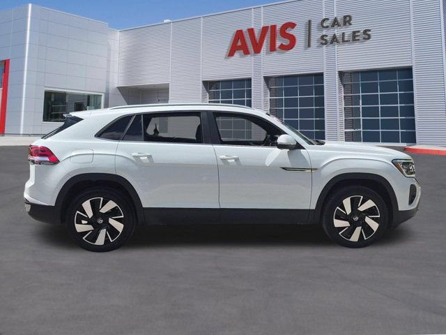 Used 2025 Volkswagen Atlas Cross Sport SE FWD image 5