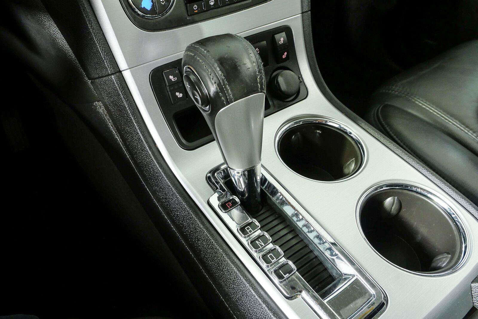 Used 2008 GMC Acadia SLT w/ Convenience Package FWD image 16