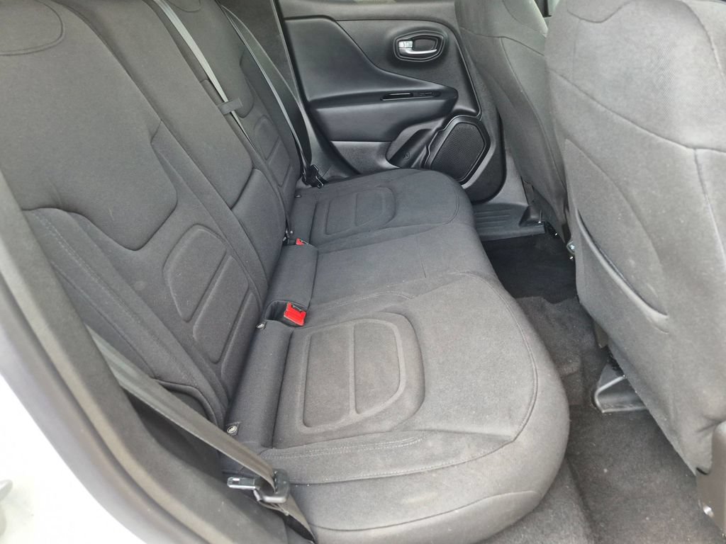 Used 2022 Jeep Renegade Latitude w/ Convenience Group AWD/4WD image 26