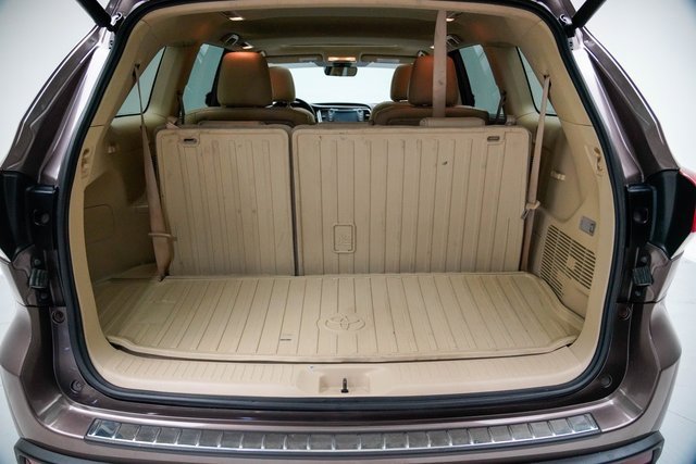 Used 2018 Toyota Highlander XLE image 13