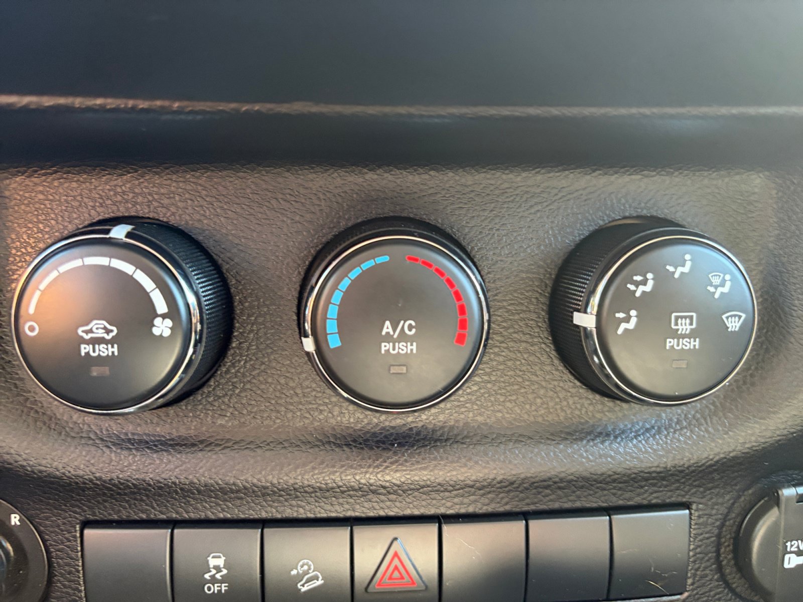 Used 2015 Jeep Wrangler Unlimited Sport w/ Quick Order Package 24S AWD/4WD image 23
