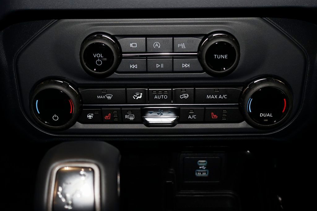 New 2025 Ford Bronco Outer Banks image 25