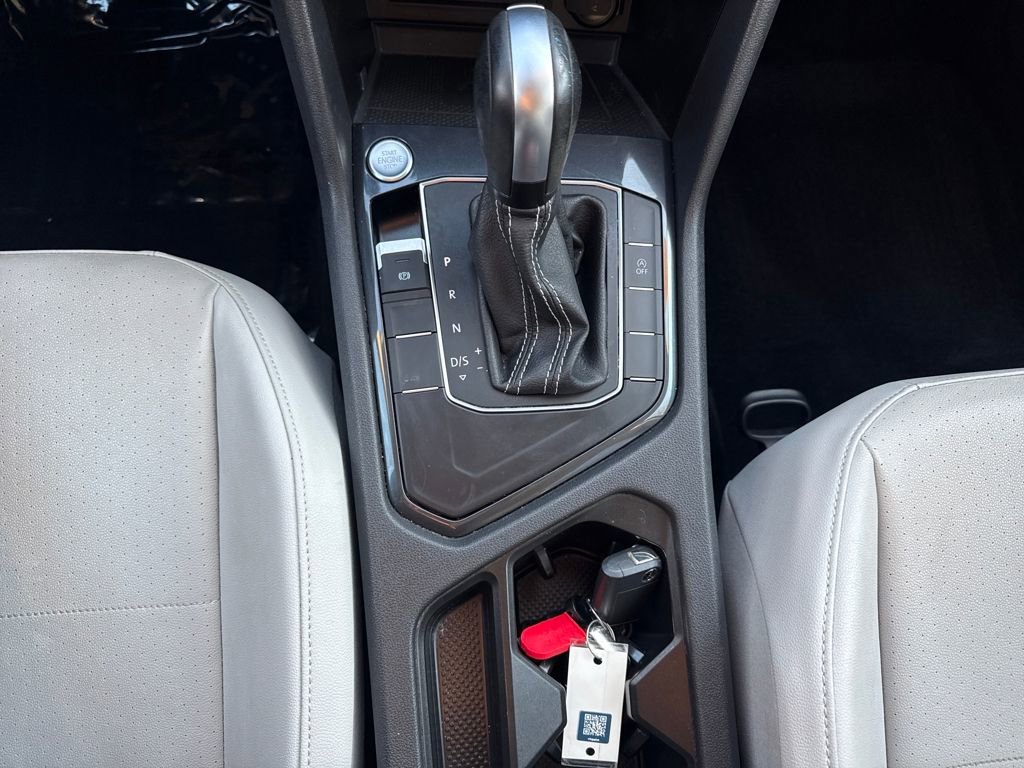 Used 2021 Volkswagen Tiguan SE w/ Panoramic Sunroof Package image 30