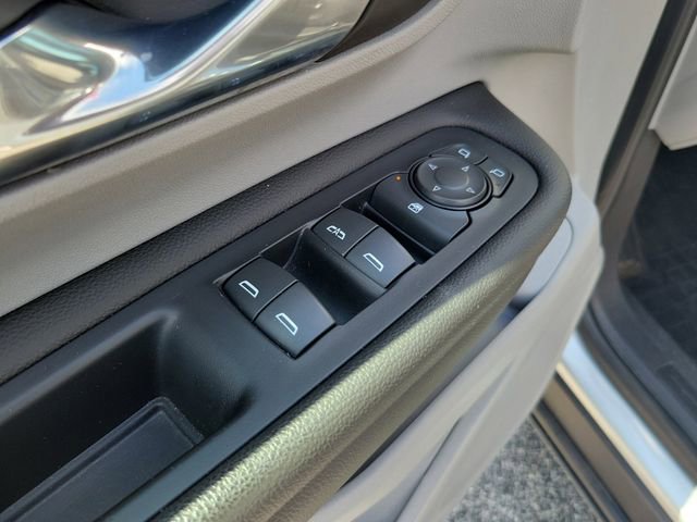 Used 2020 GMC Terrain SLE w/ Driver Convenience Package FWD image 9