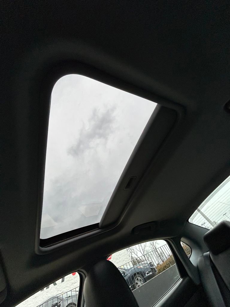 Used 2005 Buick LaCrosse CXS w/ Chrome Appearance Package image 11