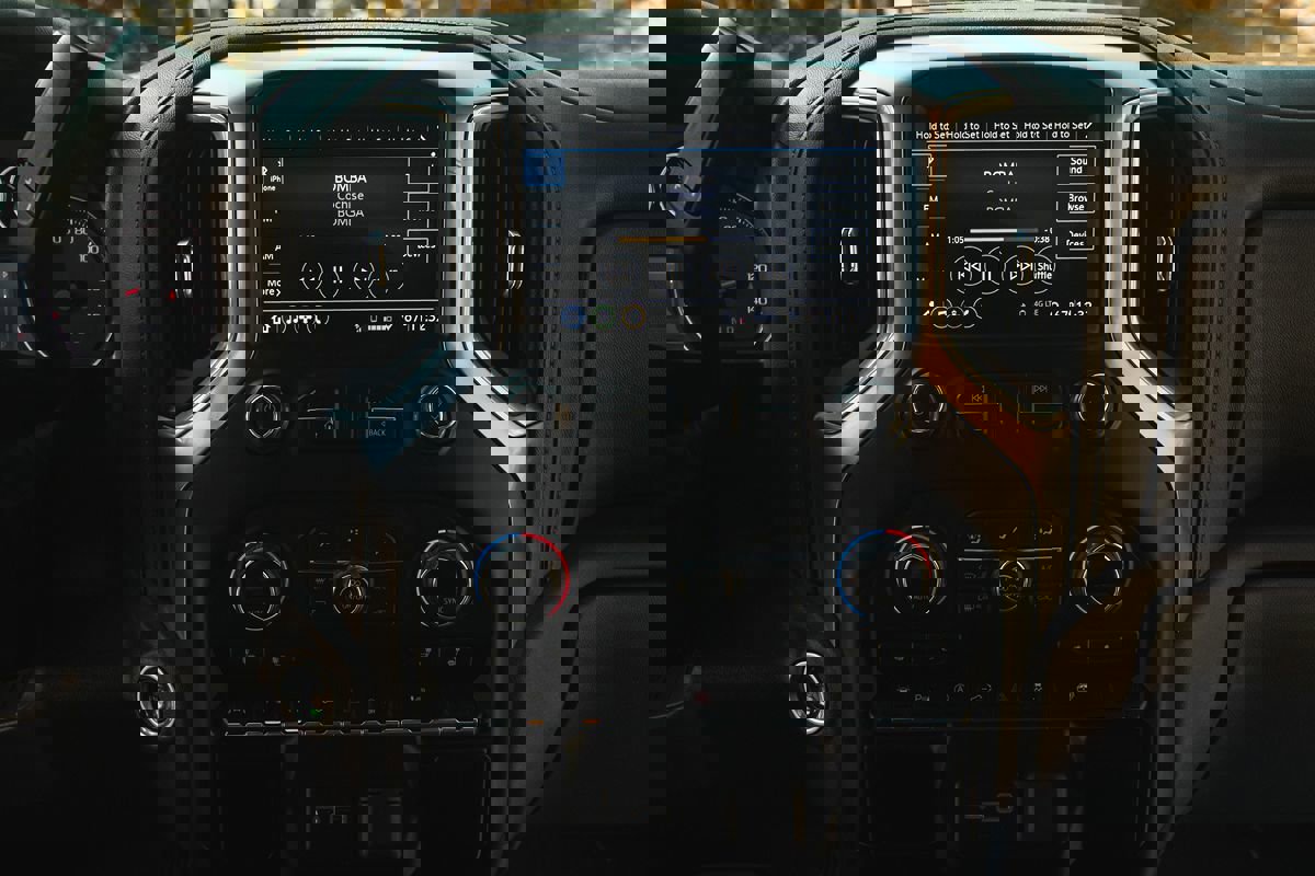 Used 2020 Chevrolet Silverado 1500 LT w/ All-Star Edition image 23