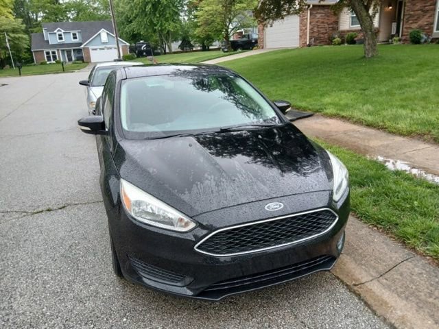 Used 2017 Ford Focus SE FWD image 2