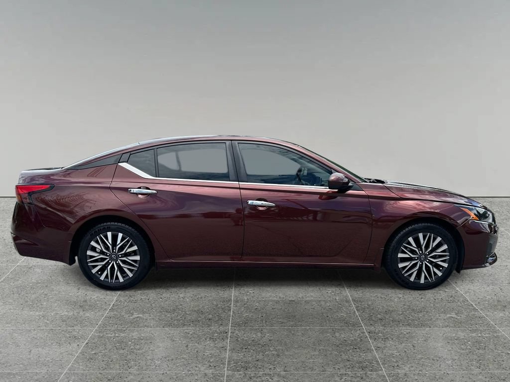 Used 2023 Nissan Altima 2.5 SV FWD image 6
