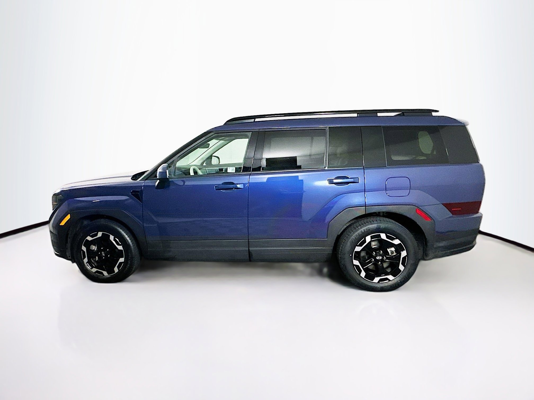 Used 2025 Hyundai Santa Fe SEL FWD image 4