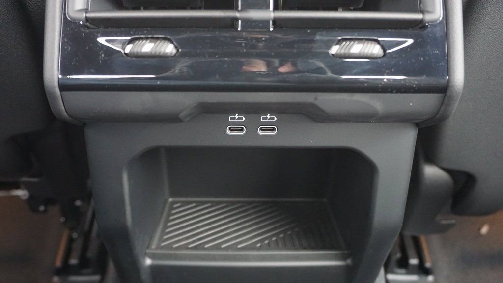 Used 2026 BMW 530i xDrive w/ Premium Package image 13