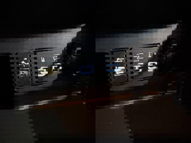 Used 2024 Toyota Highlander Platinum image 16