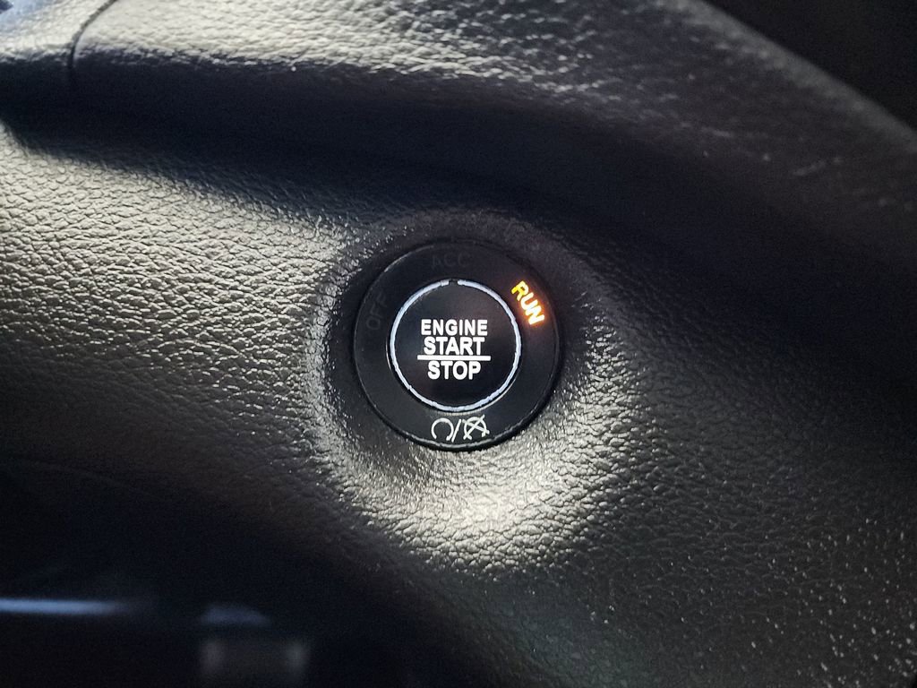 Used 2019 Jeep Cherokee Limited FWD image 27