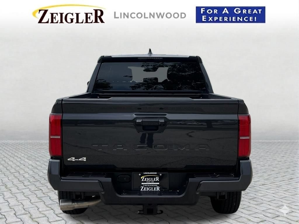 Used 2025 Toyota Tacoma SR5 AWD/4WD image 5