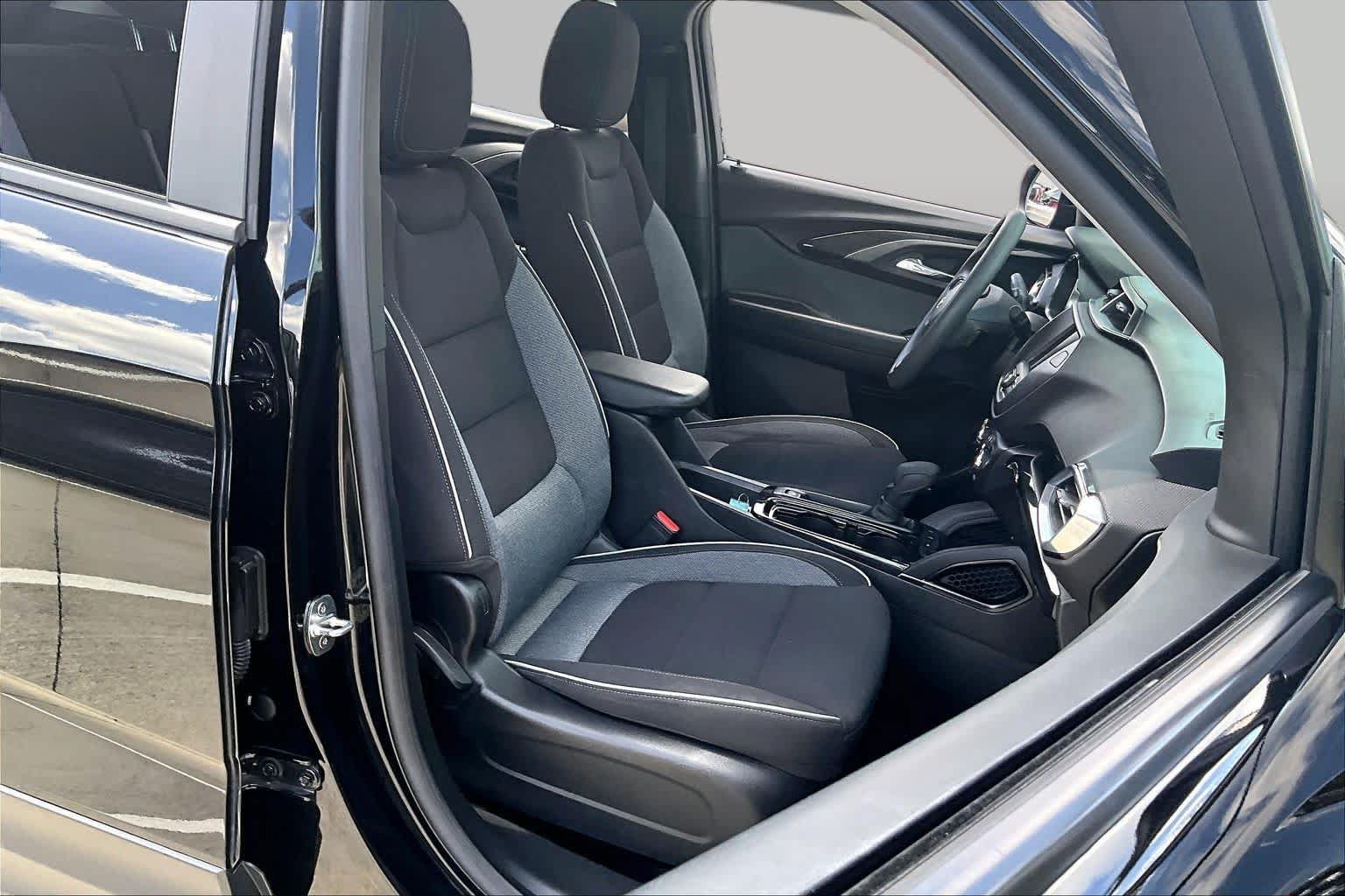 Used 2023 Chevrolet TrailBlazer LT FWD image 8