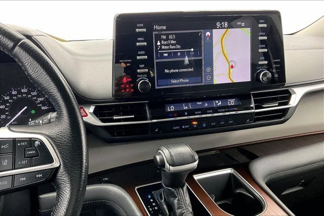 Used 2022 Toyota Sienna XLE w/ XLE Plus Package FWD image 5