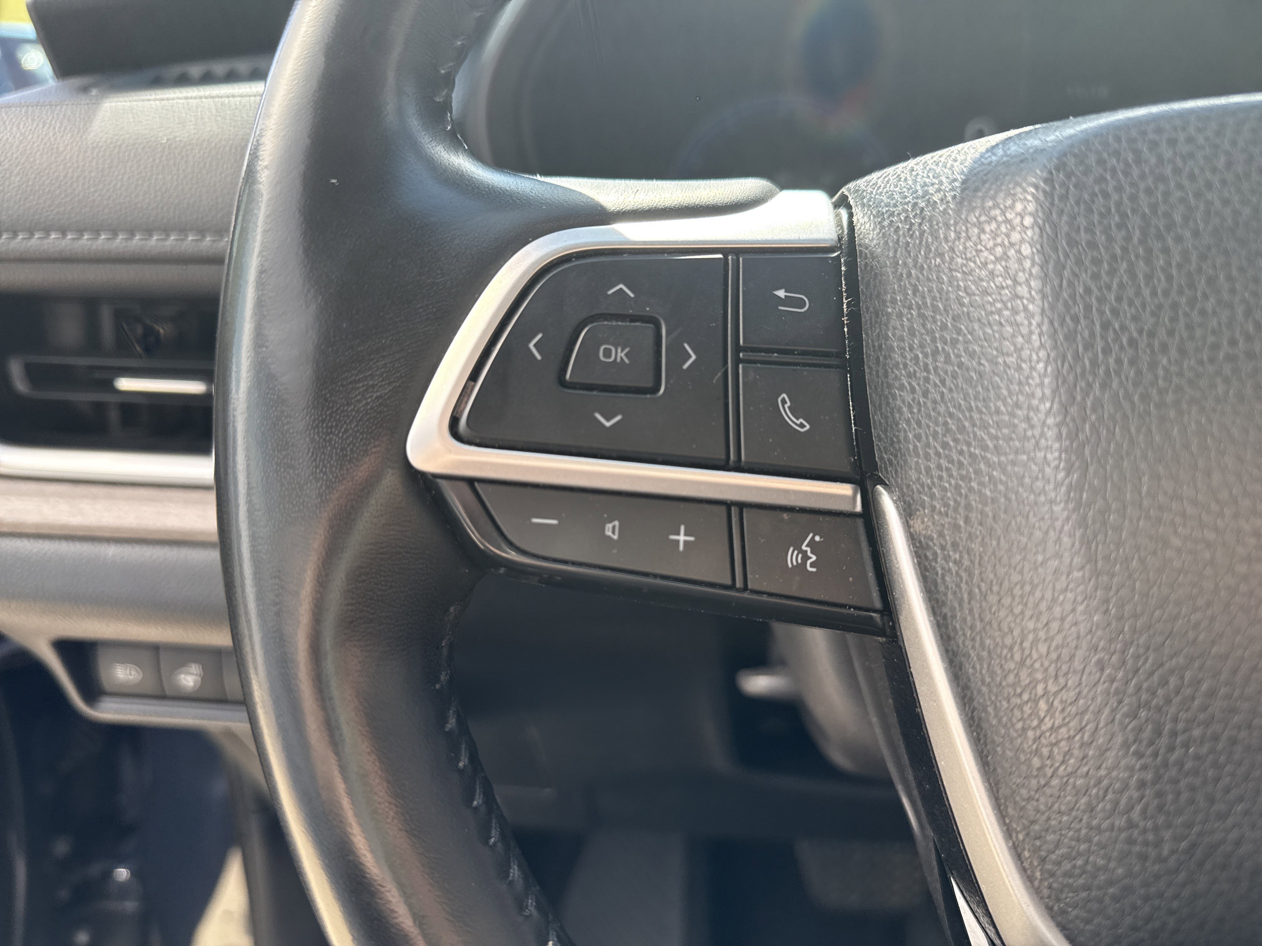 Used 2024 Toyota Grand Highlander AWD image 18