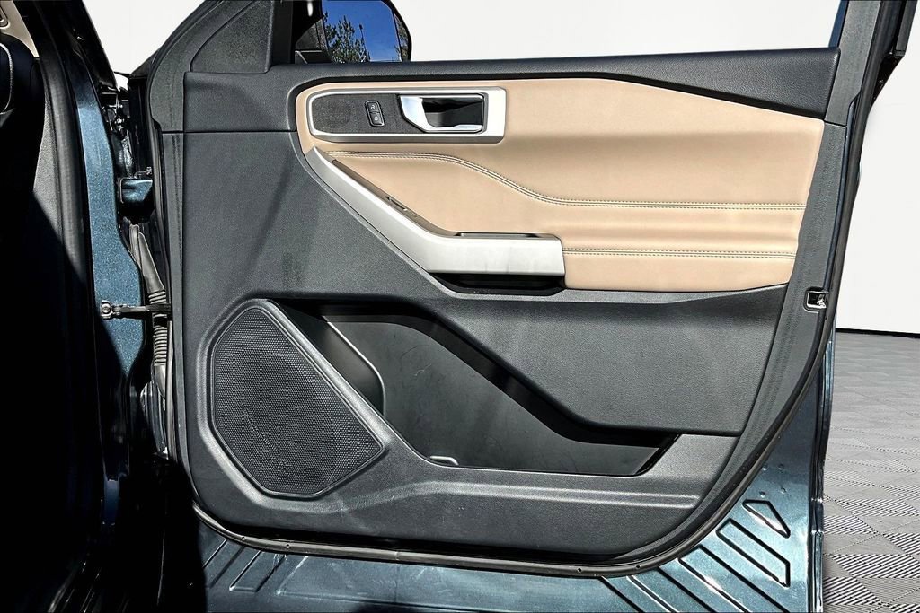 Used 2022 Ford Explorer XLT w/ Equipment Group 202A image 30