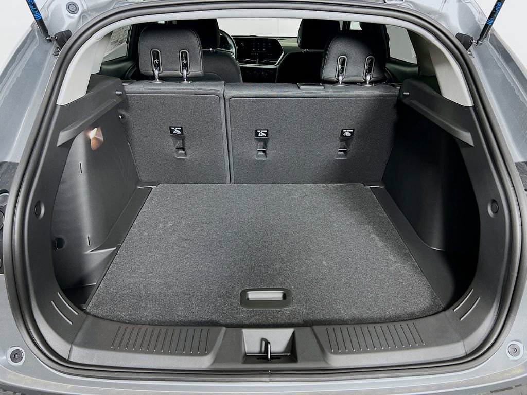 New 2026 Chevrolet Trax LS w/ LS Convenience Package FWD image 24