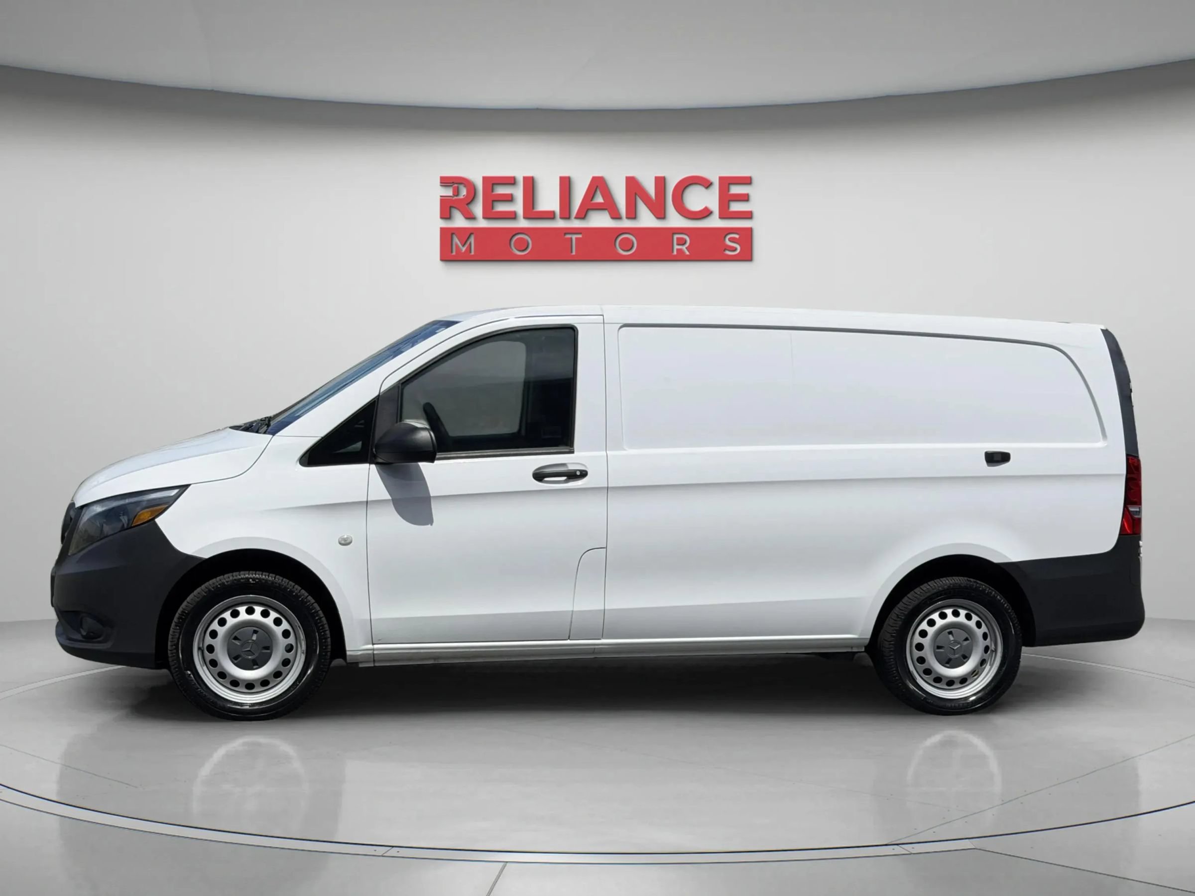 Used 2019 Mercedes-Benz Metris image 2
