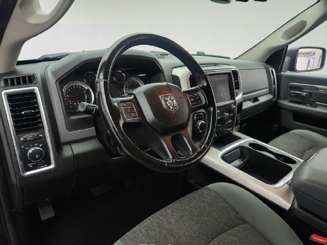 Used 2019 RAM 1500 Classic SLT w/ Black Appearance Group AWD/4WD image 9