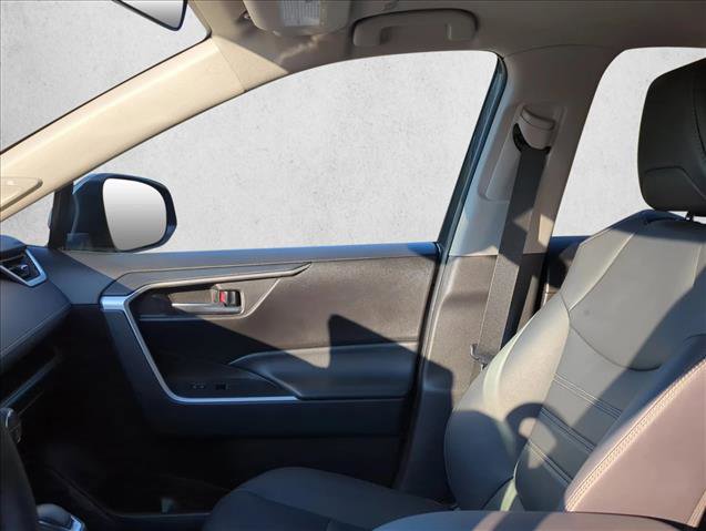 Used 2023 Toyota RAV4 XLE Premium image 10